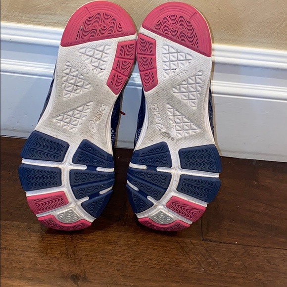 ASICS - Picture 4 of 5